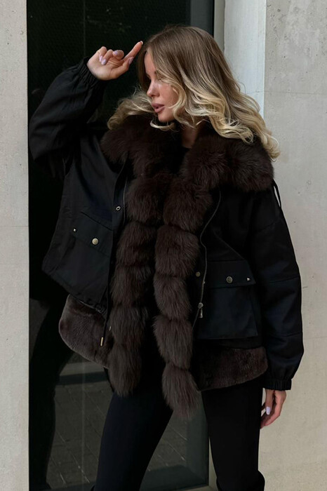 Женский короткий пуховик на зиму фасона оверсайз