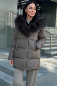 Женский пуховик Vivilona с мехом песца